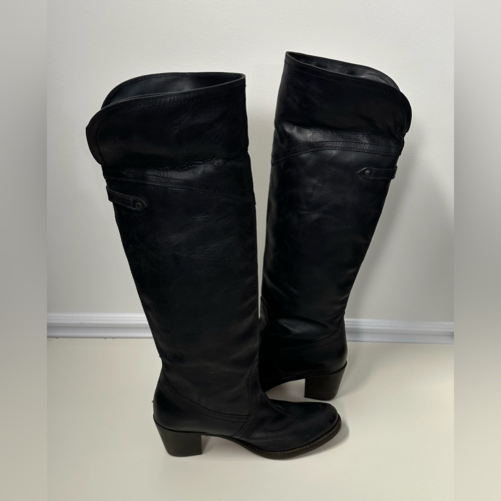 FRYE women's black leather pull on jane tall cuff boots 2.5" heel, 8.5 B. - Picture 12 of 16